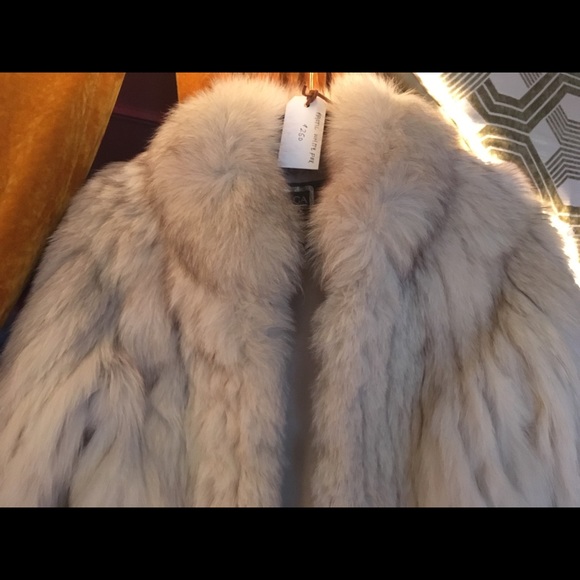 Vintage White fox fur saga coat *like new* - Picture 4 of 8